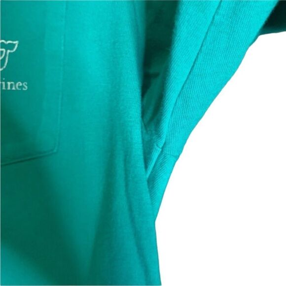 3 for $30! Vineyard vines graphic long sleeve top - Picture 2 of 12